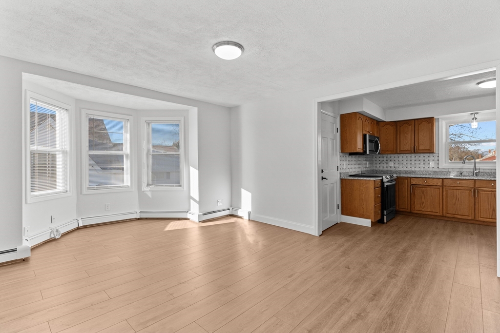 3 bed, 1 bath apartment for rent at 188 School St Unit 2, Taunton — photo 5 of 16