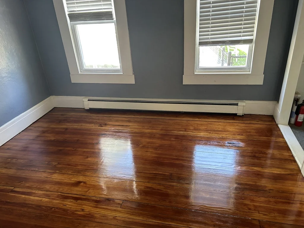 3 bed, 1 bath apartment for rent at 188 Shawmut Ave Unit 1, New Bedford — photo 3 of 6