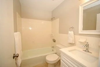 2 bed, 1 bath apartment for rent at 188 Swanson Unit 330, Boxborough — photo 5 of 14