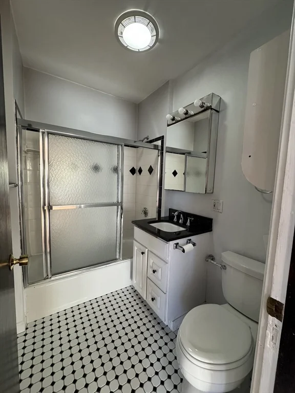 4 bed, 1 bath apartment for rent at 188 Sylvan Unit 188, Malden — photo 5 of 16