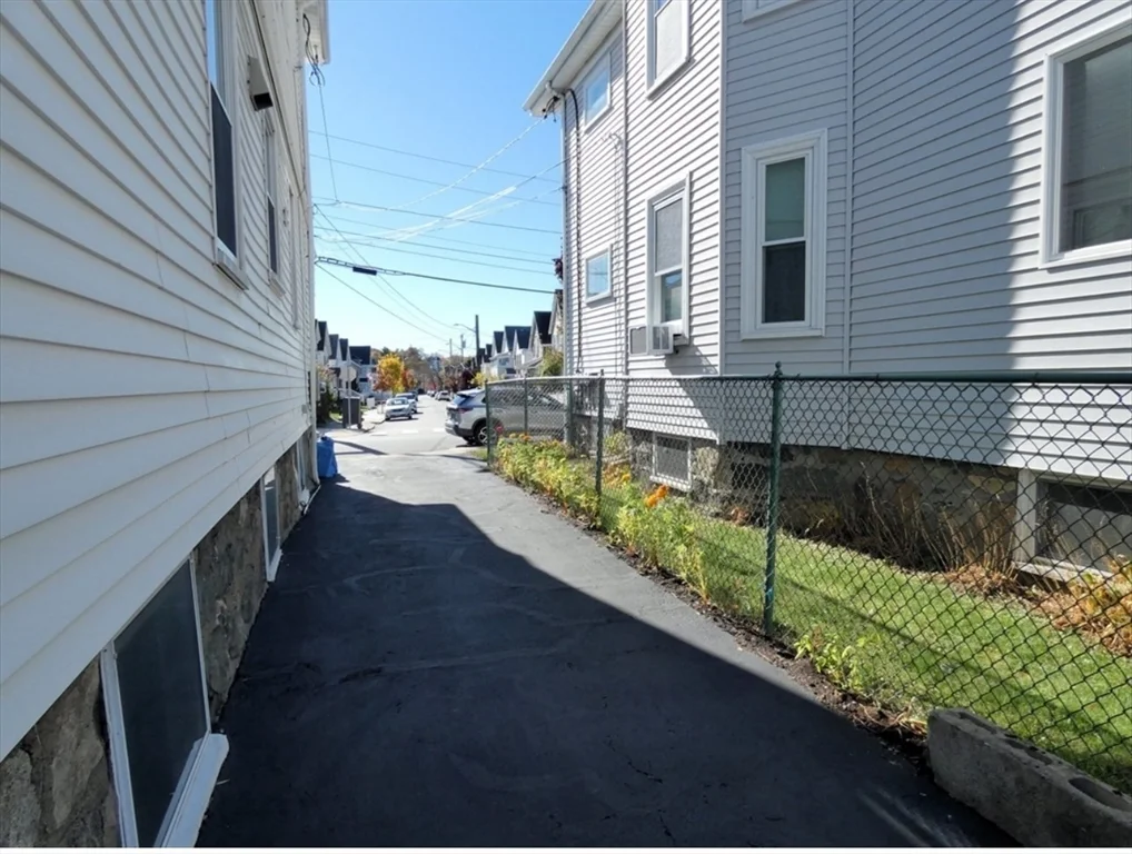 4 bed, 1 bath apartment for rent at 188 Sylvan Unit 188, Malden — photo 15 of 16