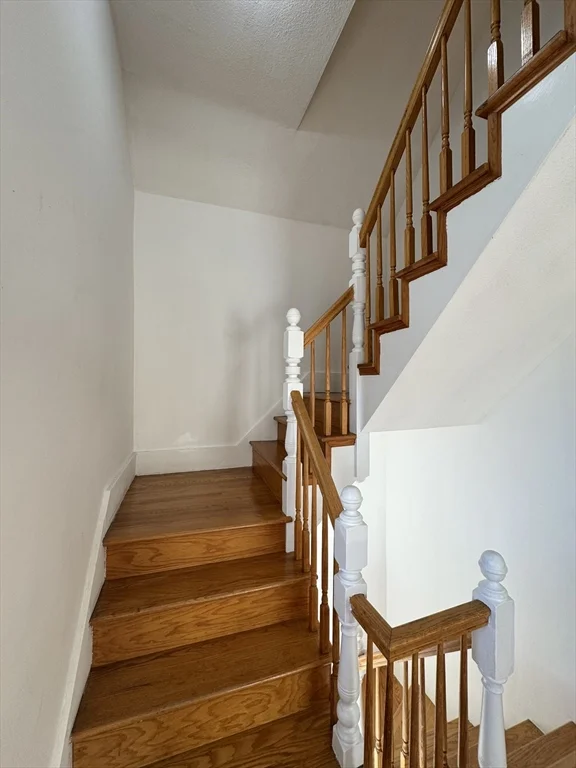 4 bed, 1 bath apartment for rent at 188 Sylvan Unit 188, Malden — photo 7 of 16