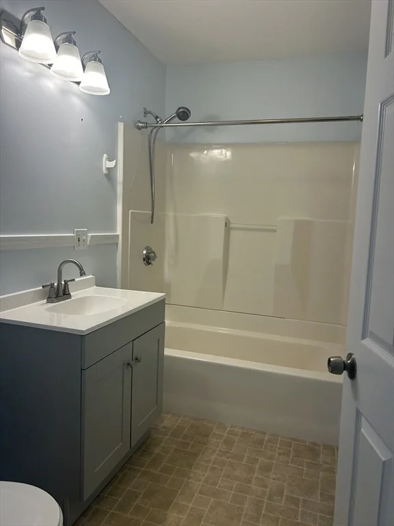 3 bed, 1 bath apartment for rent at 188 Thompson Unit 3, South End — photo 9 of 9