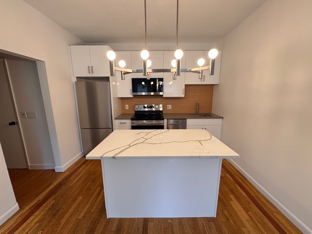 2 bed, 1 bath apartment for rent at 1880 Commonwealth Ave Unit 12, Brighton — photo 5 of 6