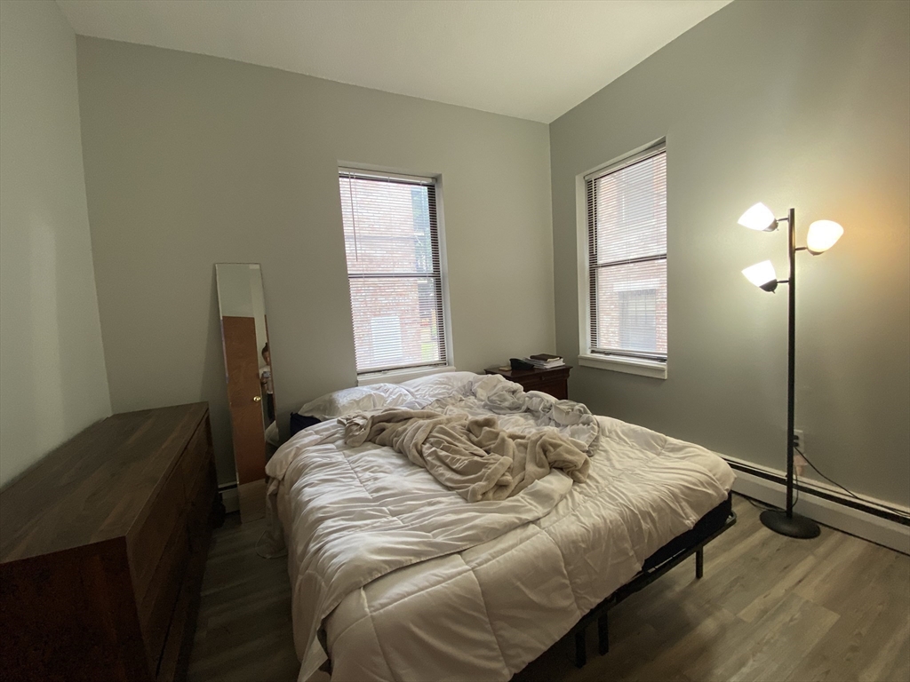 1 bed, 1 bath apartment for rent at 1880 Commonwealth Ave Unit 4, Brighton — photo 4 of 8