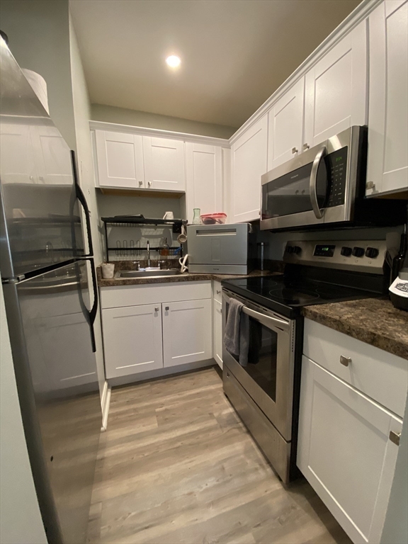 1 bed, 1 bath apartment for rent at 1880 Commonwealth Ave Unit 4, Brighton — photo 3 of 8