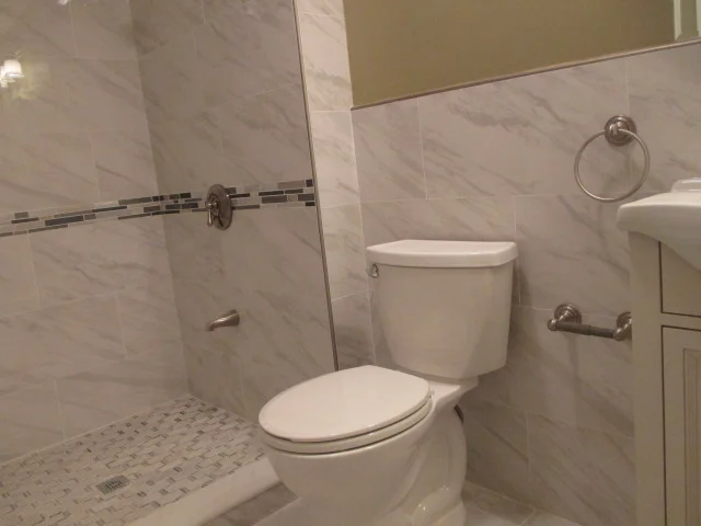 4 bed, 2.5 bath apartment for rent at 1887 Beacon St Unit 1, Brookline — photo 2 of 8