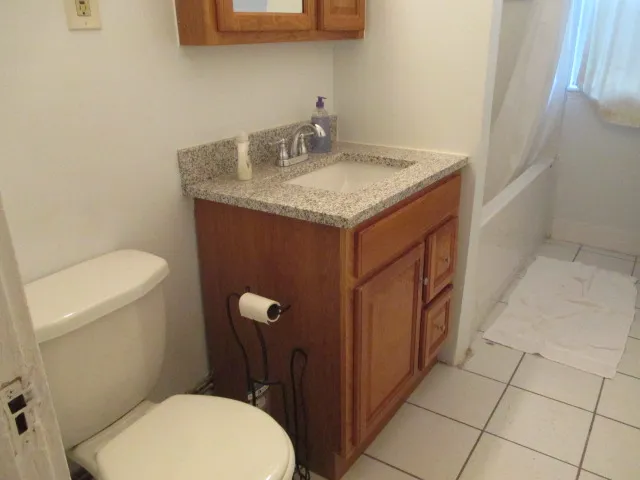 4 bed, 2.5 bath apartment for rent at 1887 Beacon St Unit 1, Brookline — photo 7 of 8