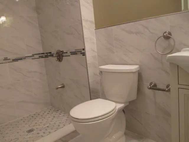 4 bed, 2.5 bath apartment for rent at 1887 Beacon St Unit 1, Brookline — photo 2 of 8