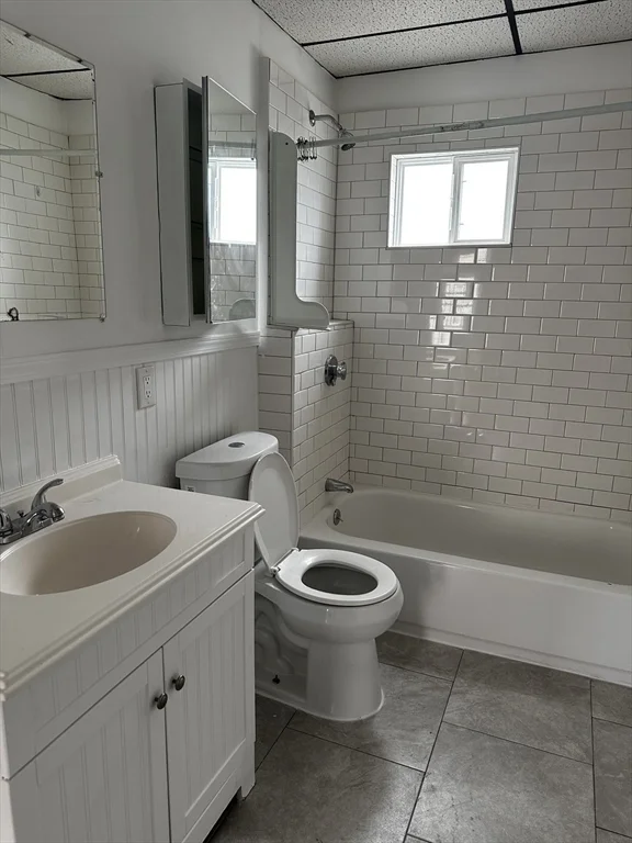 3 bed, 1 bath apartment for rent at 189 5th St Unit 2, Fall River — photo 15 of 18