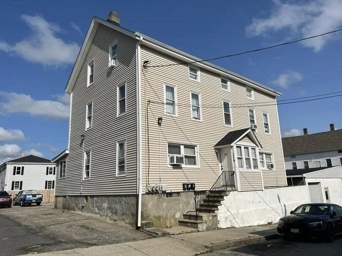 3 bed, 1 bath apartment for rent at 189 5th St Unit 2, Fall River