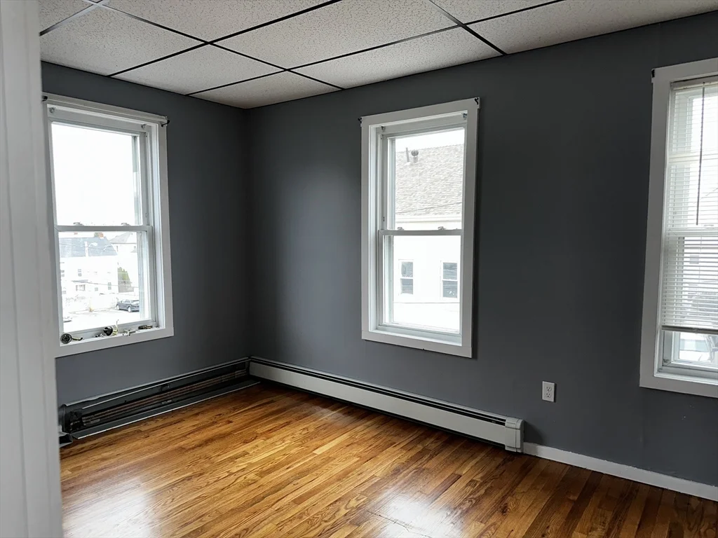 3 bed, 1 bath apartment for rent at 189 5th St Unit 2, Fall River — photo 5 of 18