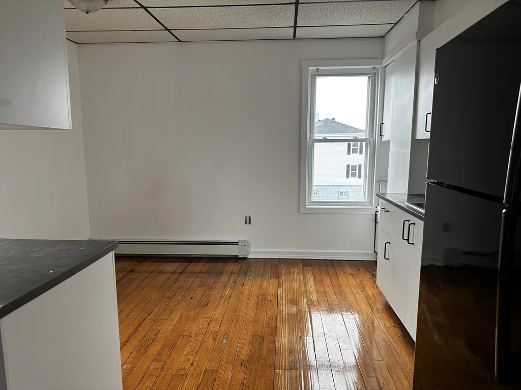 3 bed, 1 bath apartment for rent at 189 5th St Unit 2, Fall River — photo 4 of 18