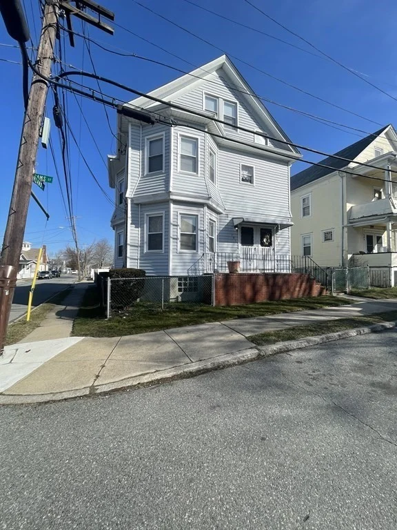 2 bed, 1 bath apartment for rent at 189 Adams St Unit C, Northwest