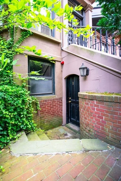 1 bed, 1 bath apartment for rent at 189 Beacon St Unit 1, Back Bay — photo 2 of 10