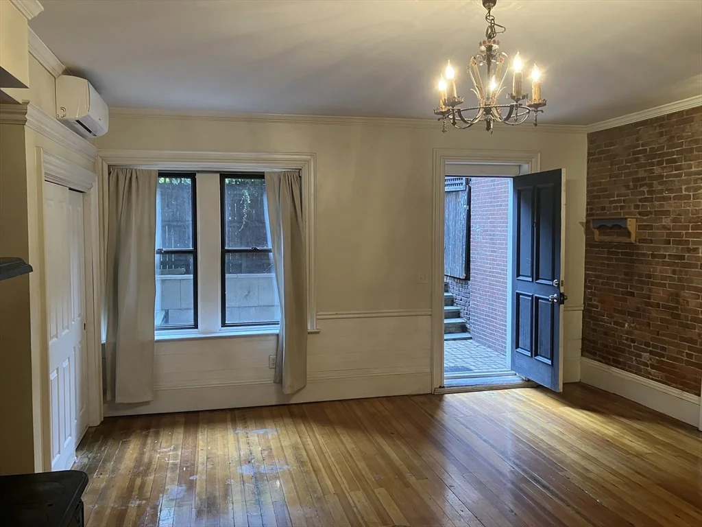 Studio bed, 1 bath apartment for rent at 189 Beacon Unit 2, Back Bay — photo 2 of 7
