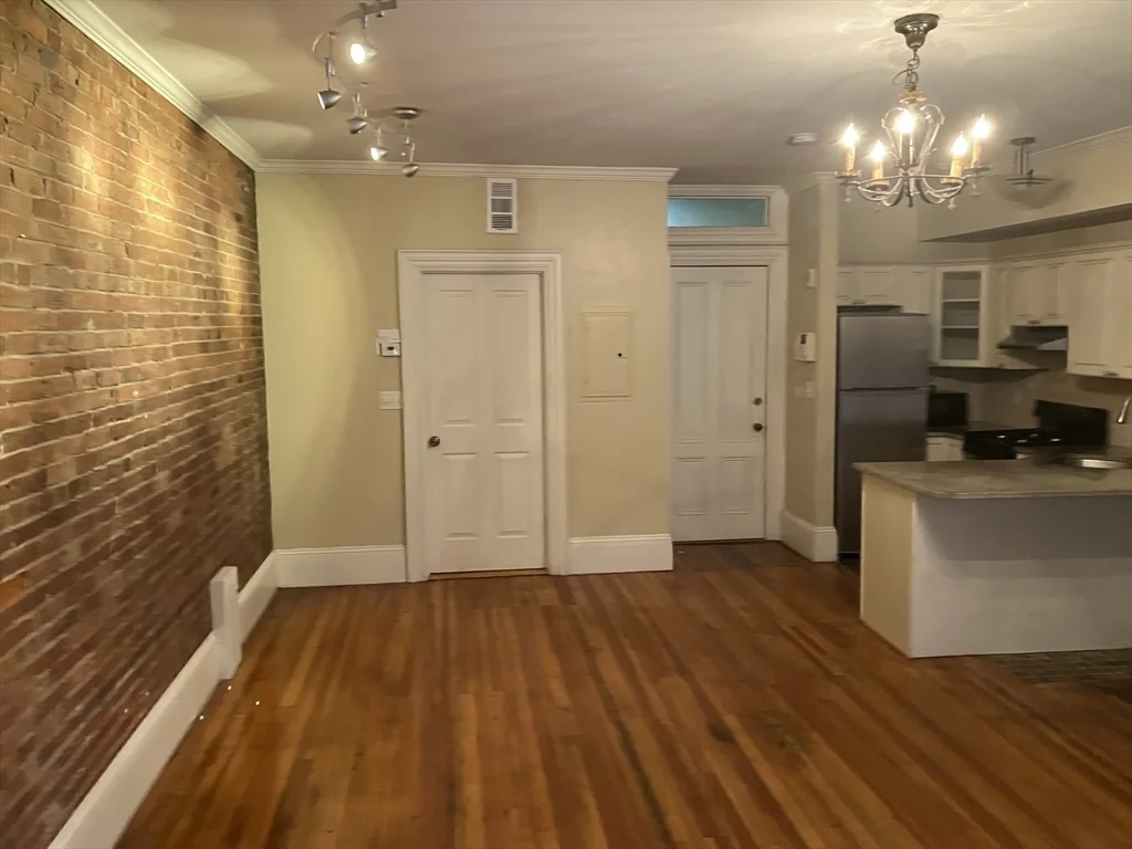 Studio bed, 1 bath apartment for rent at 189 Beacon Unit 2, Back Bay — photo 6 of 7