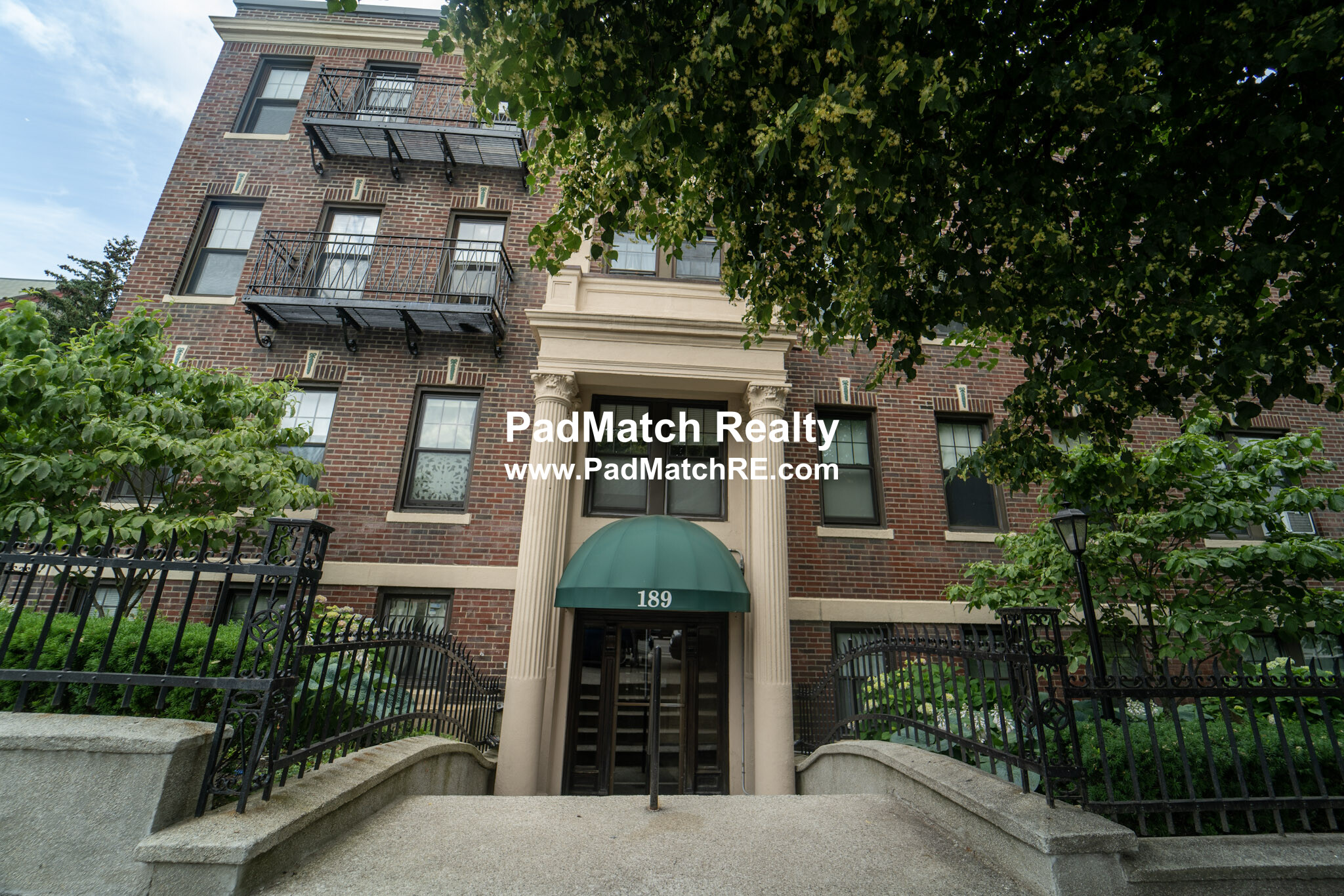 Studio bed, 1 bath apartment for rent at 189 Chestnut Hill Ave Unit 10, Brighton — photo 1 of 3