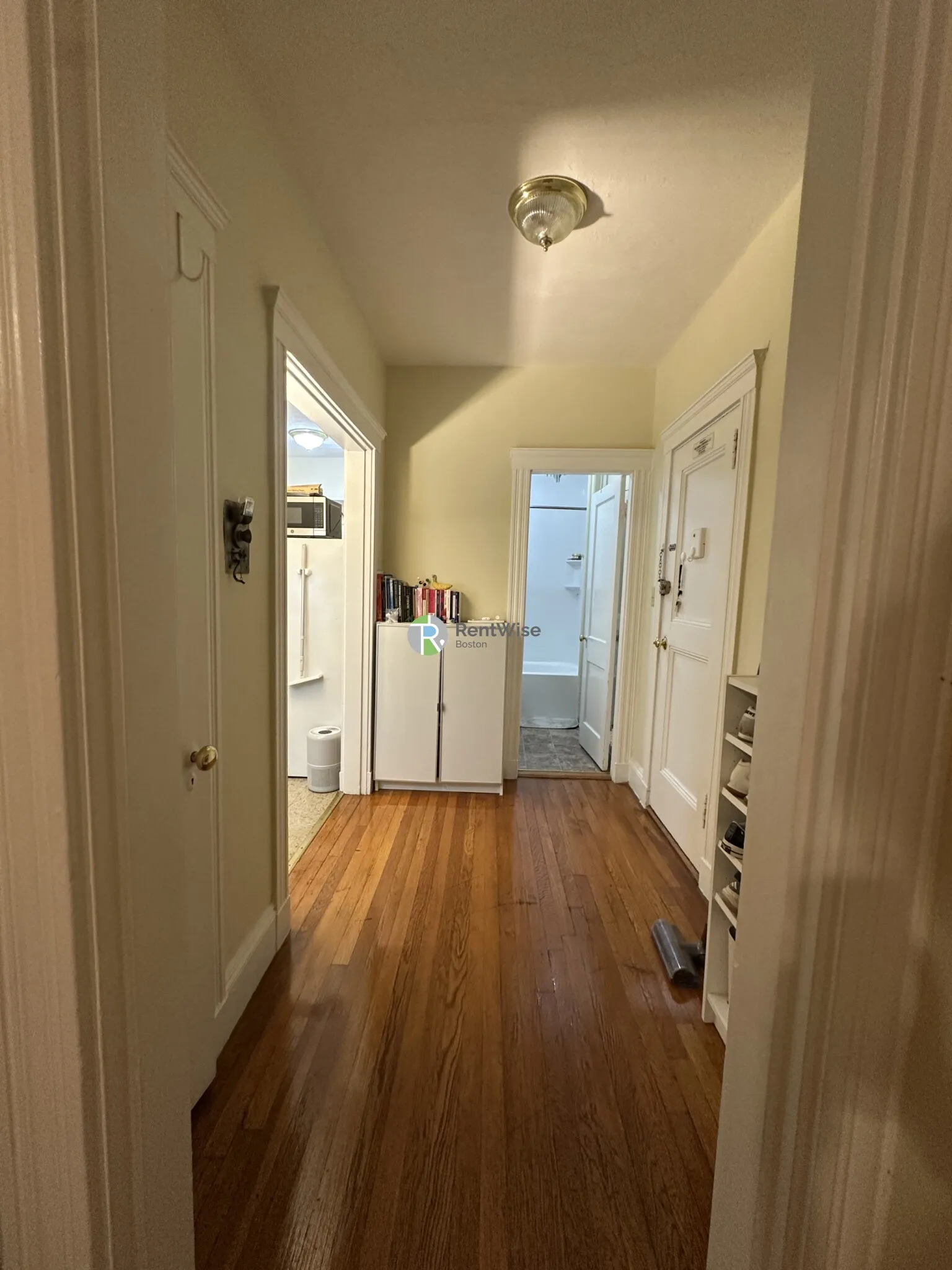 Studio bed, 1 bath apartment for rent at 189 Chestnut Hill Ave Unit 2, Brighton — photo 3 of 11