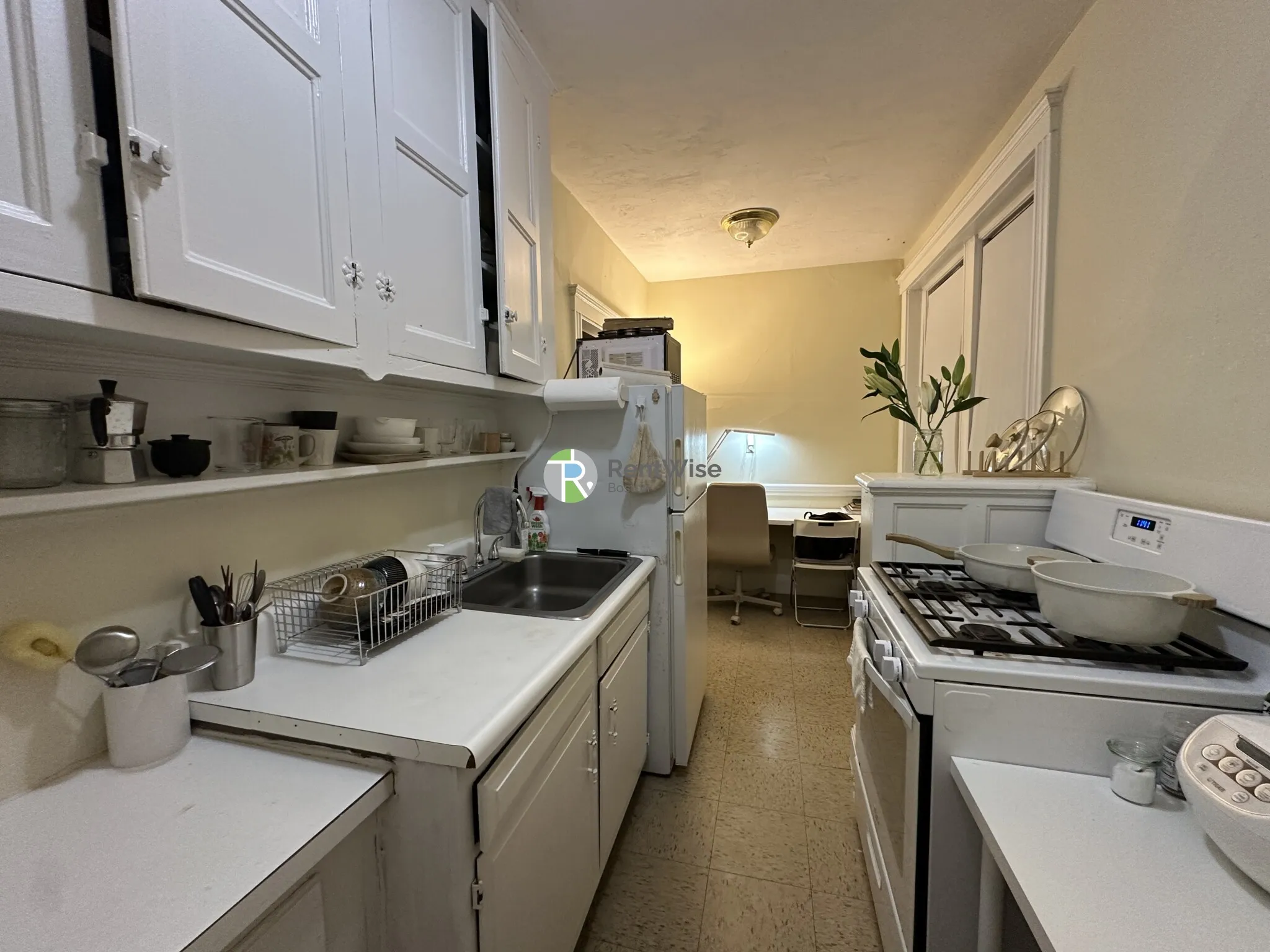 Studio bed, 1 bath apartment for rent at 189 Chestnut Hill Ave Unit 2, Brighton — photo 6 of 11