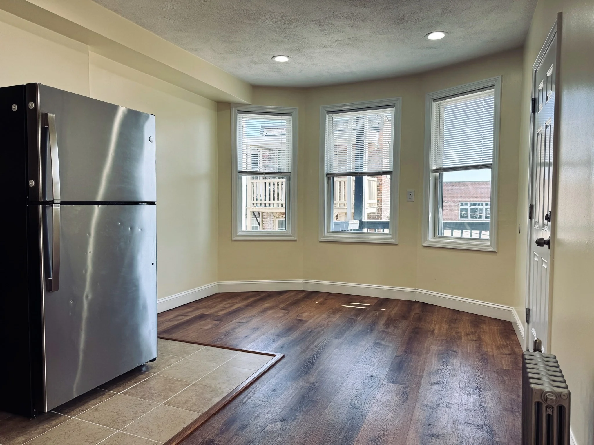 3 bed, 1 bath apartment for rent at 189 Chestnut St Unit 2, Chelsea — photo 4 of 12