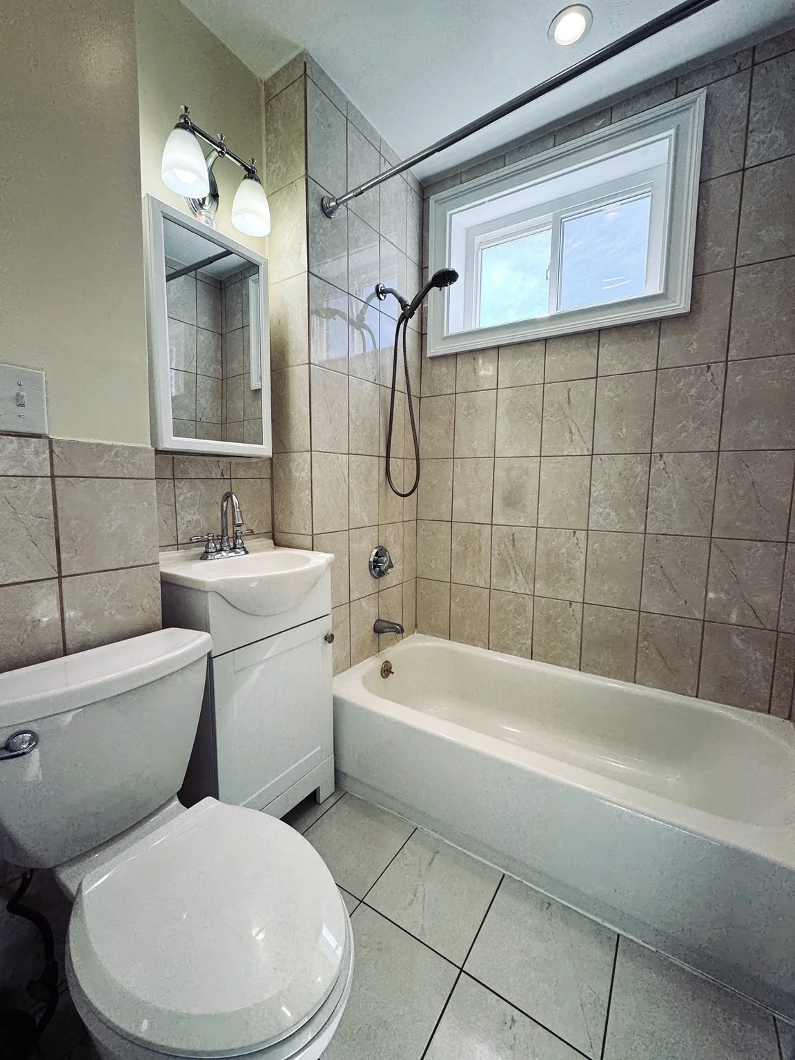 3 bed, 1 bath apartment for rent at 189 Chestnut St Unit 2, Chelsea — photo 6 of 12