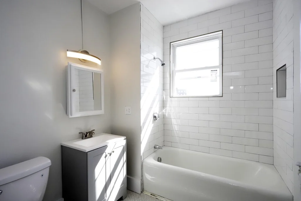 1 bed, 1 bath apartment for rent at 189 Elm St Unit 11, Center — photo 23 of 29