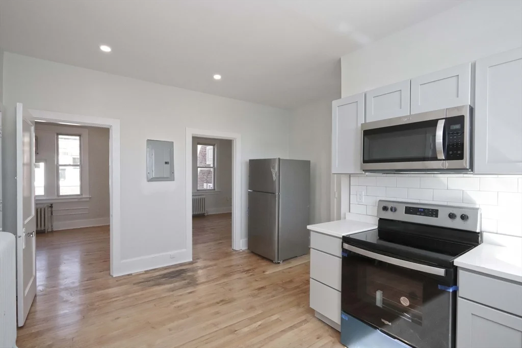 1 bed, 1 bath apartment for rent at 189 Elm St Unit 11, Center — photo 18 of 29