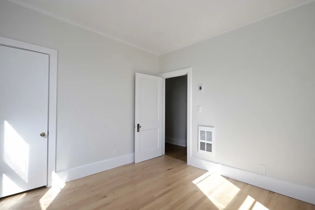 2 bed, 1 bath apartment for rent at 189 Elm St Unit 13, Center — photo 8 of 31