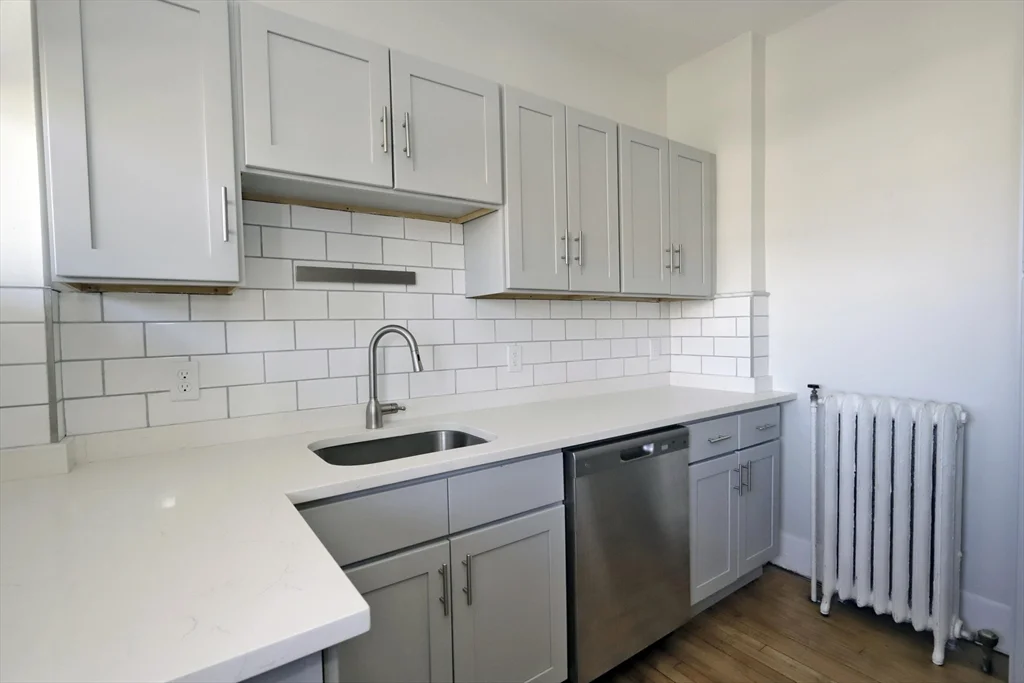 1 bed, 1 bath apartment for rent at 189 Elm St Unit 21, Center — photo 9 of 31