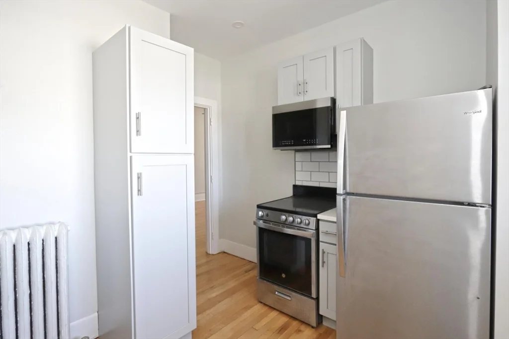 1 bed, 1 bath apartment for rent at 189 Elm St Unit 7, Center — photo 12 of 20