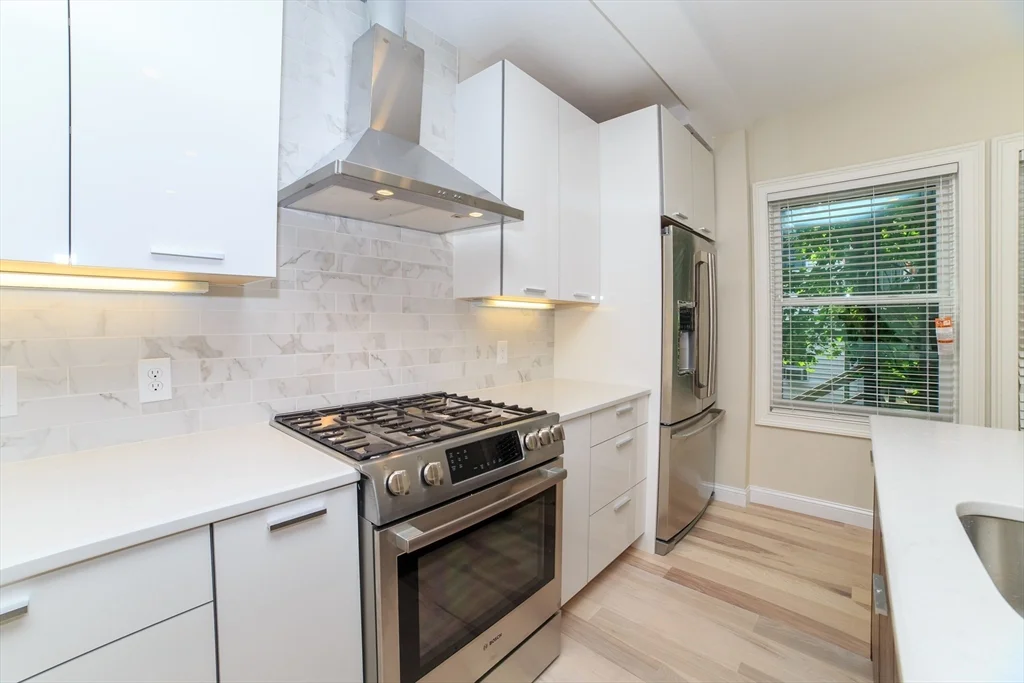 2 bed, 1 bath apartment for rent at 189 I St Unit 1, South Boston — photo 4 of 11