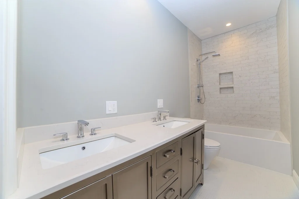2 bed, 1 bath apartment for rent at 189 I St Unit 1, South Boston — photo 9 of 11