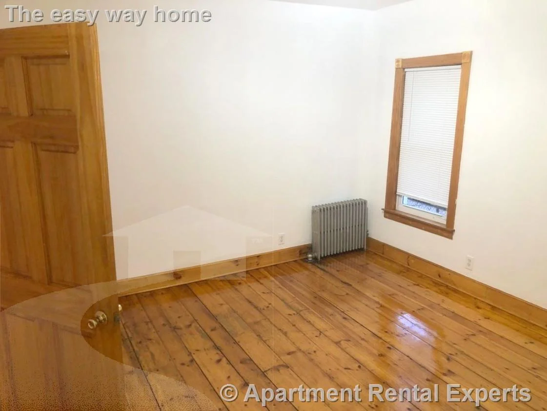 3 bed, 1 bath apartment for rent at 189 Lowell St Unit 1, Spring Hill — photo 10 of 11