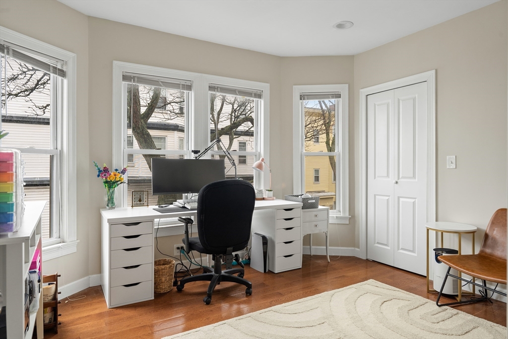 3 bed, 1 bath apartment for rent at 189 Princeton Unit Floor 2, East Boston — photo 8 of 11