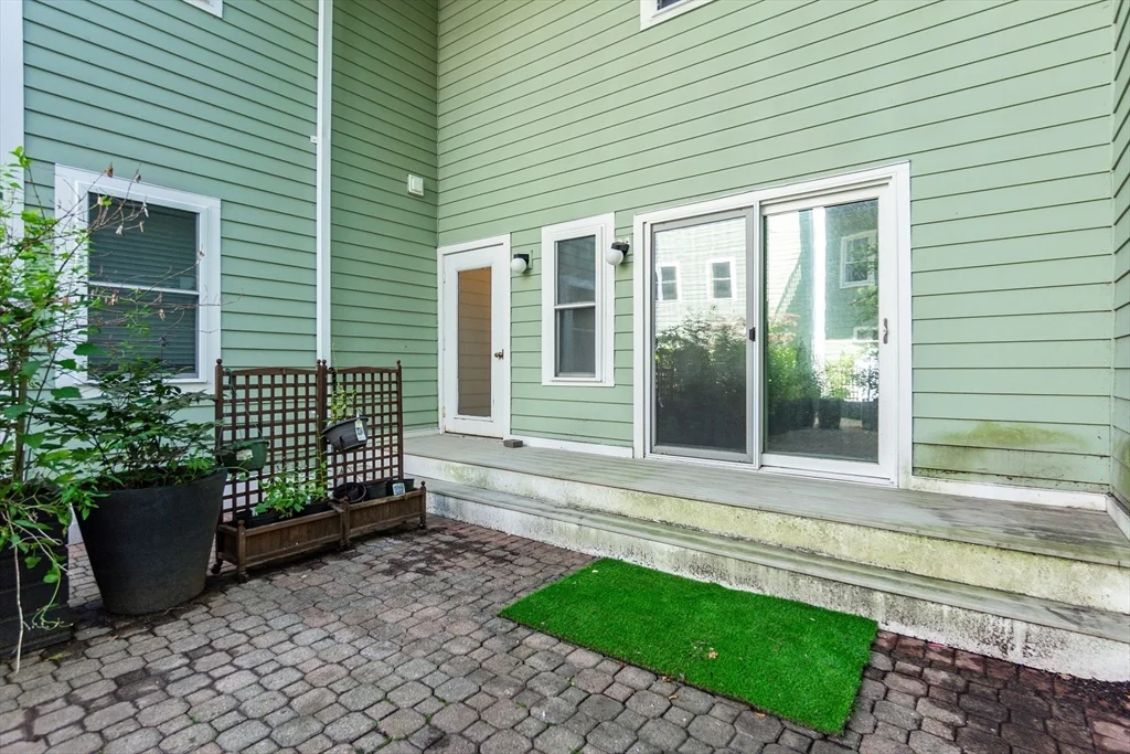2 bed, 1 bath apartment for rent at 189 Richdale Ave Unit B3, Neighborhood Nine — photo 15 of 24