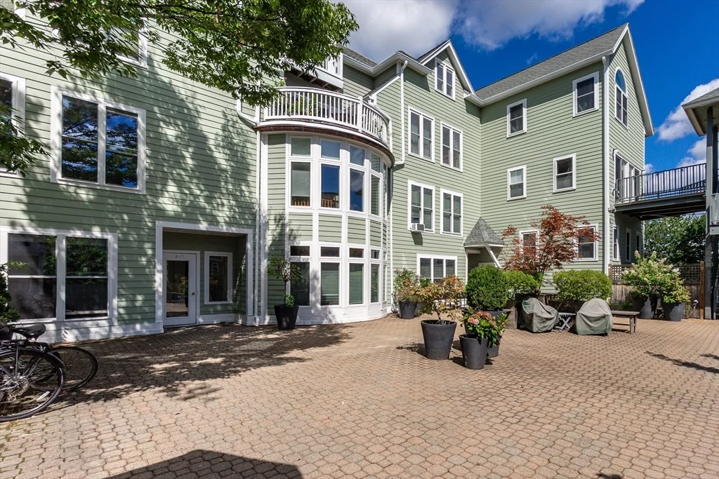 2 bed, 1 bath apartment for rent at 189 Richdale Ave Unit B3, Neighborhood Nine — photo 11 of 24