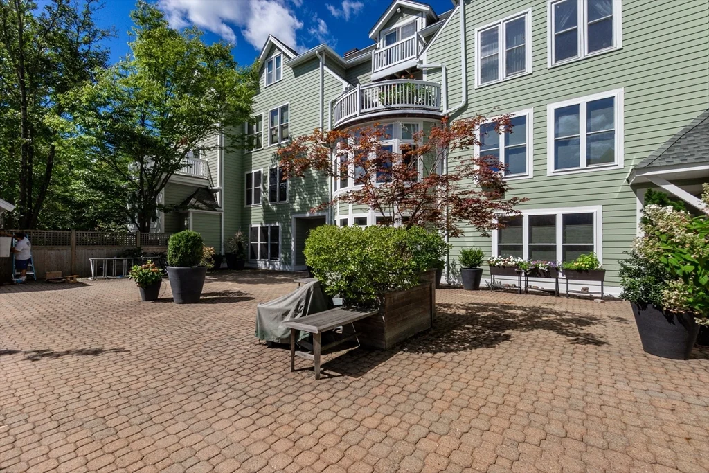 2 bed, 1 bath apartment for rent at 189 Richdale Ave Unit B3, Neighborhood Nine — photo 10 of 24