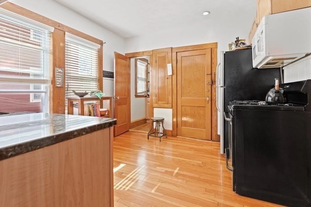 1 bed, 1 bath apartment for rent at 189 Savin Hill Ave Unit 1, Dorchester — photo 8 of 15