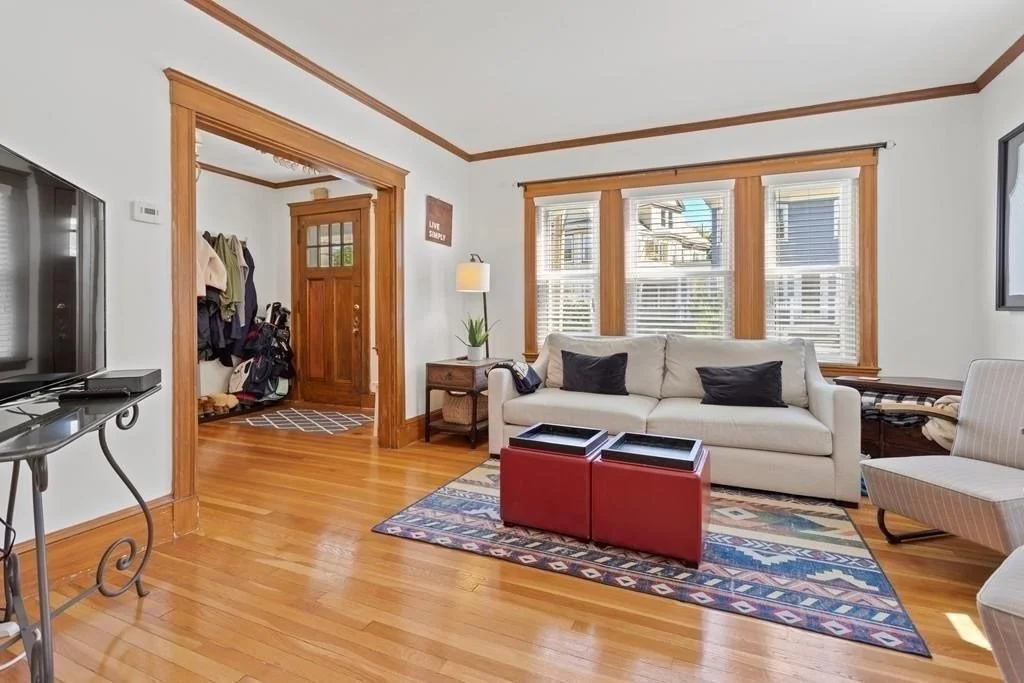 1 bed, 1 bath apartment for rent at 189 Savin Hill Ave Unit 1, Dorchester — photo 2 of 15