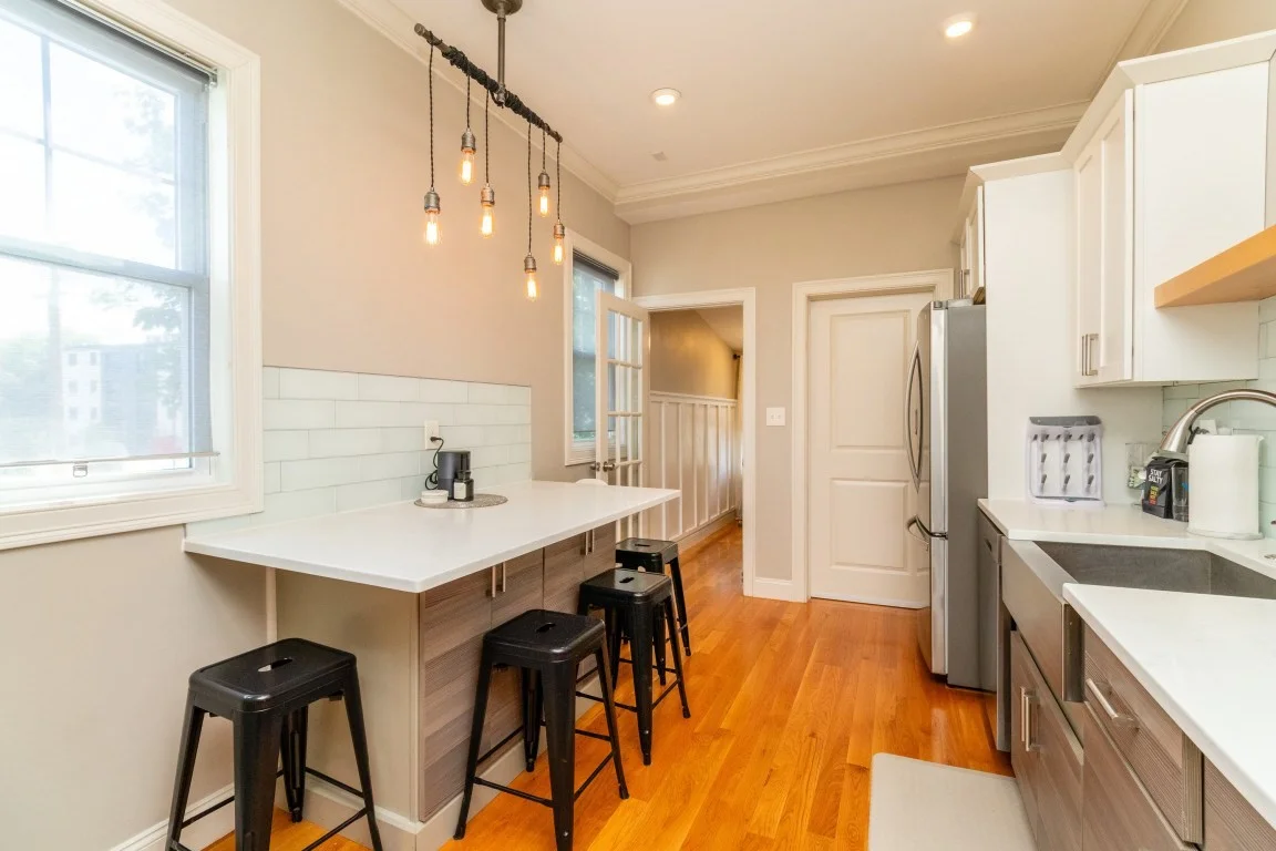 3 bed, 2 bath apartment for rent at 189 Shirley Unit 1a, Winthrop — photo 4 of 10