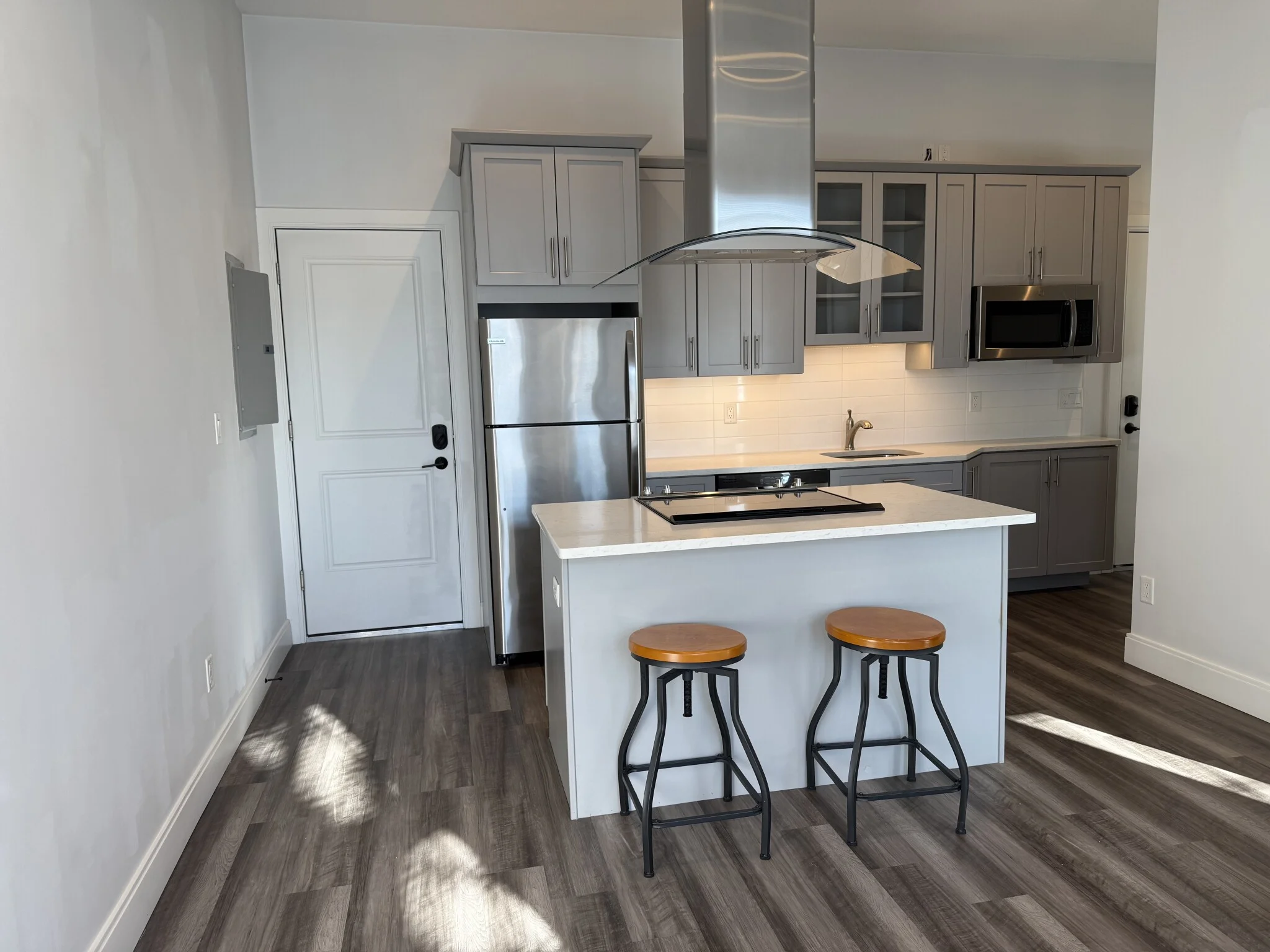 1 bed, 1 bath apartment for rent at 189 Washington Ave Unit 3, Chelsea — photo 3 of 9