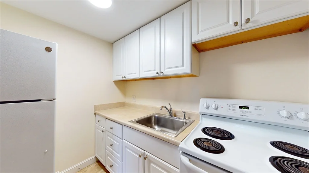 2 bed, 1 bath apartment for rent at 189 West Wyoming Ave Unit 22, Melrose — photo 7 of 20