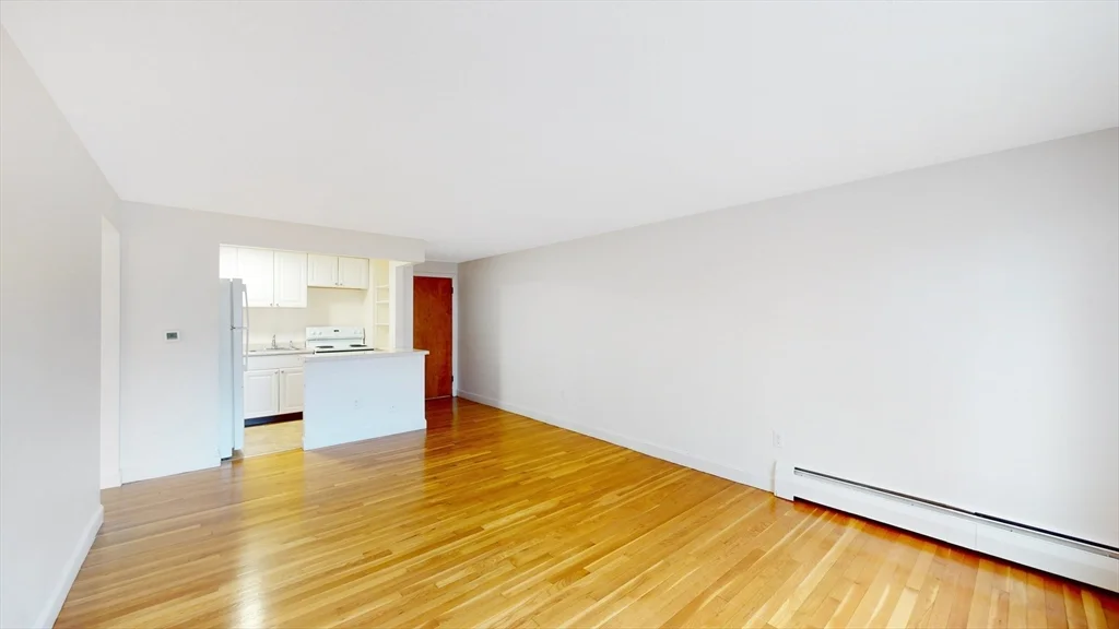 2 bed, 1 bath apartment for rent at 189 West Wyoming Ave Unit 22, Melrose — photo 4 of 20
