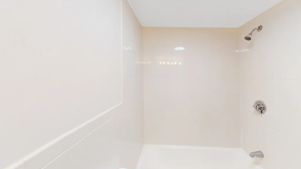 2 bed, 1 bath apartment for rent at 189 West Wyoming Ave Unit 22, Melrose — photo 11 of 20