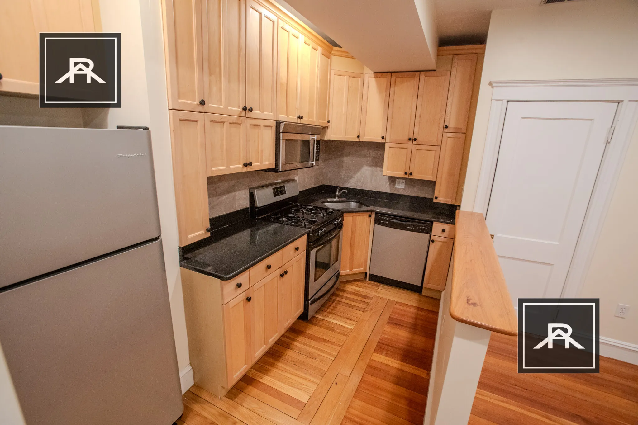 3 bed, 2 bath apartment for rent at 189 Winthrop Rd Unit 6, Aspinwall Hill — photo 2 of 12