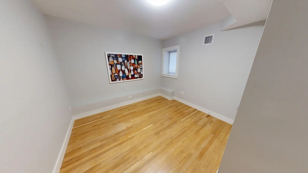 3 bed, 3 bath apartment for rent at 1896 Beacon St Unit 1, Brookline — photo 10 of 12