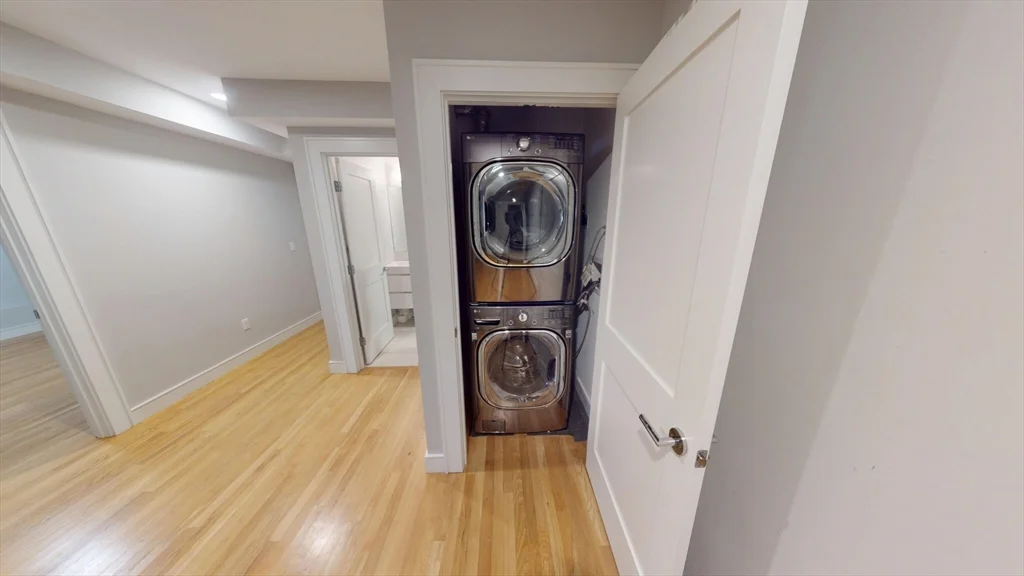 3 bed, 3 bath apartment for rent at 1896 Beacon St Unit 1, Brookline — photo 9 of 12