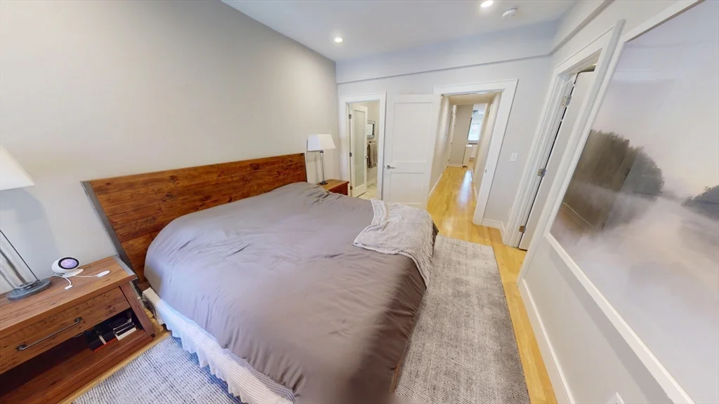 3 bed, 3 bath apartment for rent at 1896 Beacon St Unit 1, Brookline — photo 6 of 12