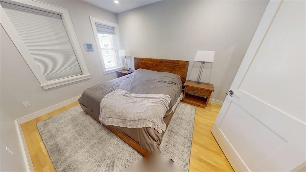 3 bed, 3 bath apartment for rent at 1896 Beacon St Unit 1, Brookline — photo 7 of 12